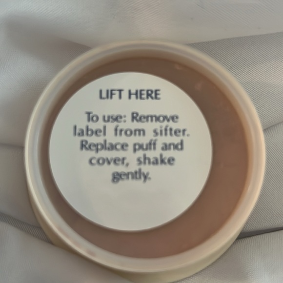 Estee Lauder Lucidity Loose Powder - Picture 2 of 4